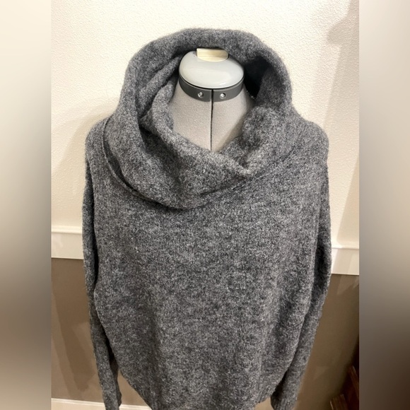H&M Draped Cowl Neck Sweater Wool Blend Sz M Charcoal Gray Dropped Shoulders - Picture 2 of 7
